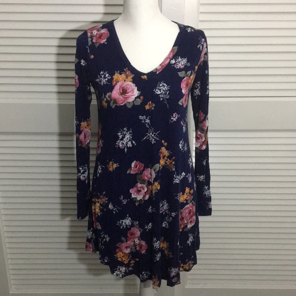 Popana Floral tunic top, navy blue, size small